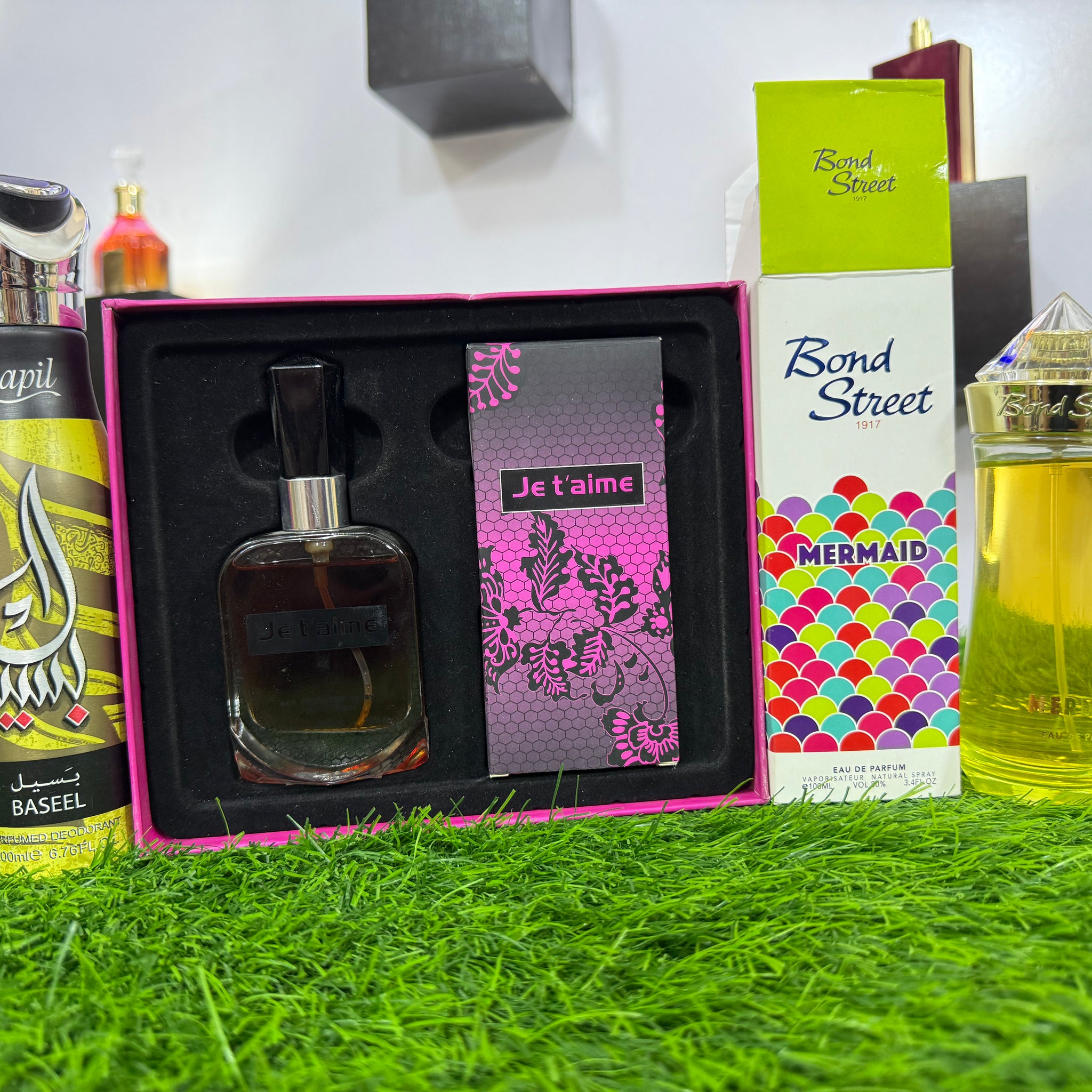 Deal box Bond Street Perfuems one spray gift (allow to open)